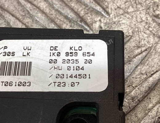 Датчик угла поворота руля Volkswagen Touran I (1T) 2003-2006  Volkswagen Touran Touran I (1T) 2003-2006