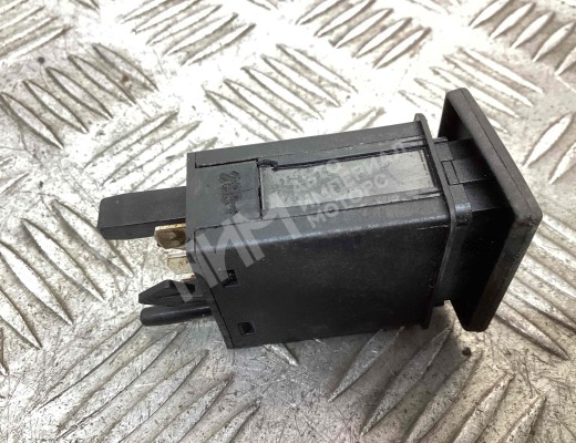 Кнопка подогрева заднего стекла Volkswagen Golf IV (1J) 1997-2004  Volkswagen Golf Golf IV (1J) 1997-2004