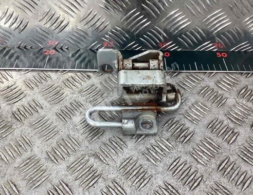 Петля двери передней левой Volkswagen Golf V (1K) 2004-2009  Volkswagen Golf Golf V (1K) 2004-2009