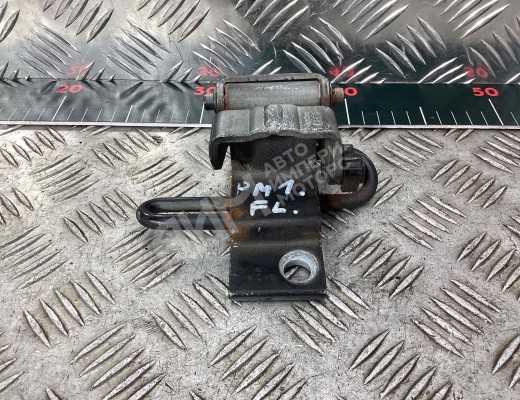 Петля двери передней левой  Audi A4 B5 (8D) 1994-1999