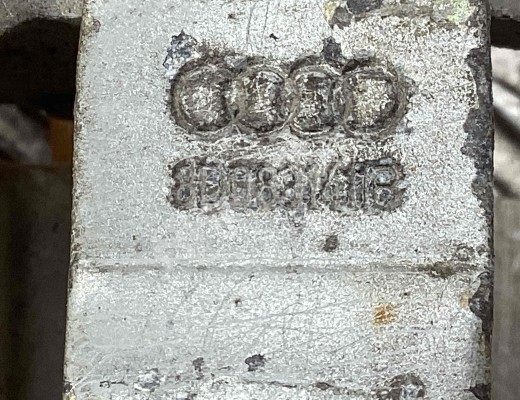 Петля двери передней левой Audi A4 B5 (8D) 1994-1999  Audi A4 A4 B5 (8D) 1994-1999