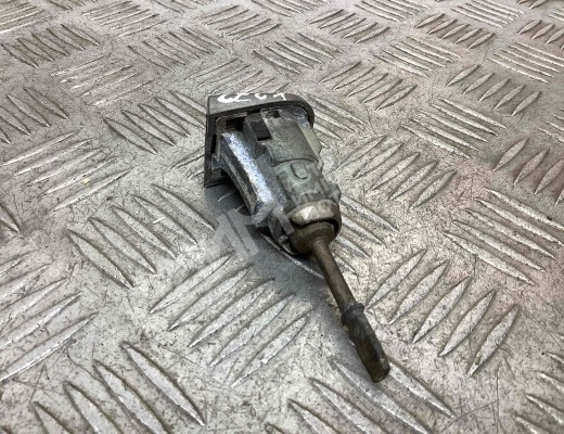Личинка дверного замка Volkswagen Passat B5+ (3B) 2000-2005 рестайлинг  Volkswagen Passat Passat B5+ (3B) 2000-2005 рестайлинг