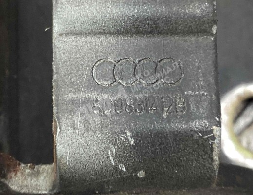 Петля двери передней правой Audi A4 B5 (8D) 1994-1999  Audi A4 A4 B5 (8D) 1994-1999
