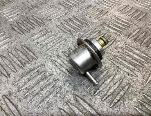 Регулятор давления топлива Volkswagen Passat B5+ (3B) 2000-2005 рестайлинг  Volkswagen Passat Passat B5+ (3B) 2000-2005 рестайлинг