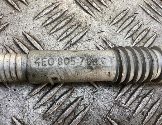 Крюк буксировочный Volkswagen Golf V (1K) 2004-2009  Volkswagen Golf Golf V (1K) 2004-2009