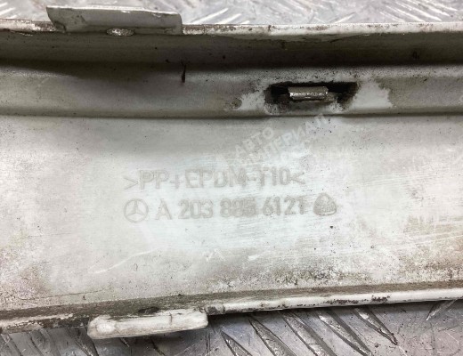 Молдинг бампера переднего Mercedes C (W203) 2000-2004  Mercedes C C (W203) 2000-2004