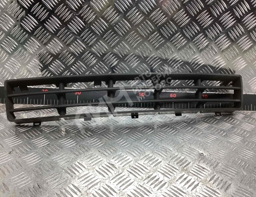 Заглушка (решетка) в бампер передний Volkswagen Golf IV (1J) 1997-2004  Volkswagen Golf Golf IV (1J) 1997-2004