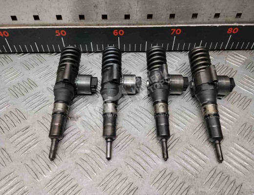 Форсунка Volkswagen Golf V (1K) 2004-2009  Volkswagen Golf Golf V (1K) 2004-2009