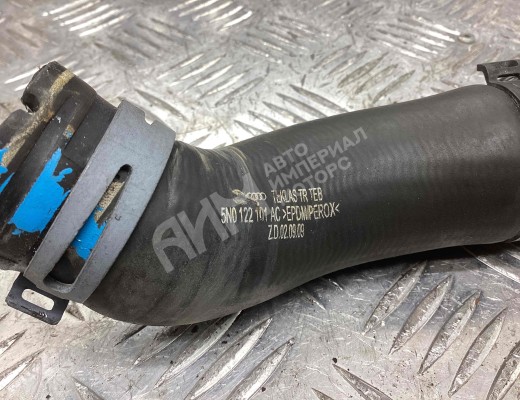 Патрубок (трубопровод, шланг) Volkswagen Tiguan I (5N) 2011-2016 рестайлинг  Volkswagen Tiguan Tiguan I (5N) 2011-2016 рестайлинг