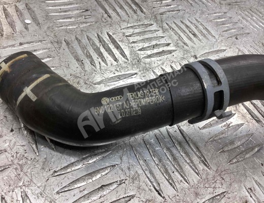 Патрубок (трубопровод, шланг) Volkswagen Tiguan I (5N) 2011-2016 рестайлинг  Volkswagen Tiguan Tiguan I (5N) 2011-2016 рестайлинг