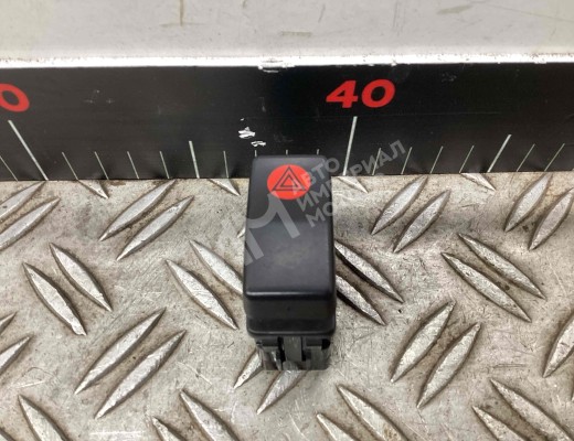 Кнопка аварийной сигнализации Renault Premium II 2006-2013  Renault Premium Premium II 2006-2013