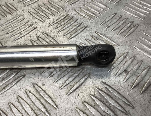 Амортизатор крышки багажника (3-5 двери) Volkswagen Golf IV (1J) 1997-2004  Volkswagen Golf Golf IV (1J) 1997-2004