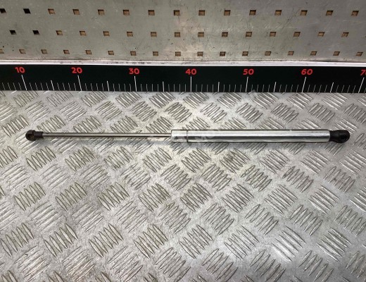 Амортизатор крышки багажника (3-5 двери) Volkswagen Golf IV (1J) 1997-2004  Volkswagen Golf Golf IV (1J) 1997-2004