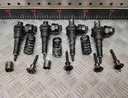 Форсунка Volkswagen Golf IV (1J) 1997-2004  Volkswagen Golf Golf IV (1J) 1997-2004