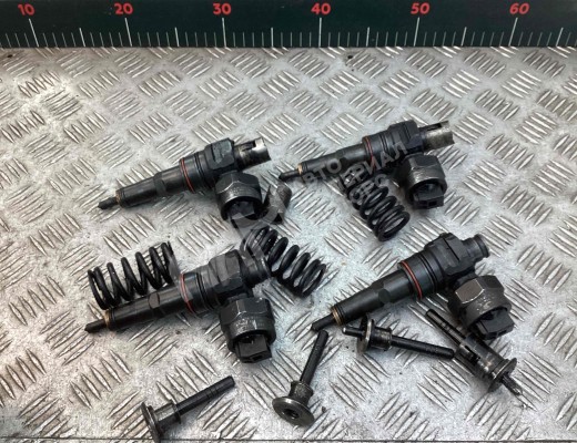 Форсунка Volkswagen Golf IV (1J) 1997-2004  Volkswagen Golf Golf IV (1J) 1997-2004