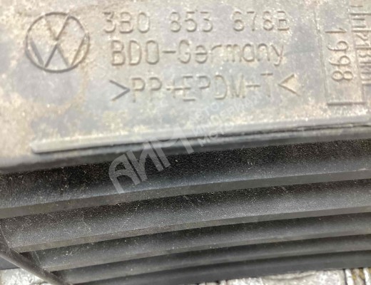 Заглушка (решетка) в бампер передний Volkswagen Passat B5 (3B) 1996-2000  Volkswagen Passat Passat B5 (3B) 1996-2000