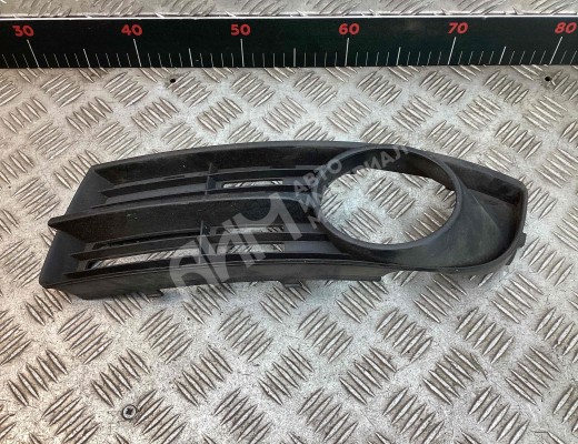 Заглушка (решетка) в бампер передний Volkswagen Touran I (1T) 2003-2006  Volkswagen Touran Touran I (1T) 2003-2006