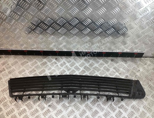 Заглушка (решетка) в бампер Opel Vectra C 2002-2005  Opel Vectra Vectra C 2002-2005