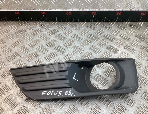 Заглушка (решетка) в бампер  Ford Focus II 2005-2008