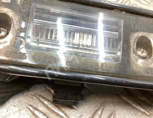 Накладка подсветки номера Audi A4 B5 (8D) 1994-1999  Audi A4 A4 B5 (8D) 1994-1999
