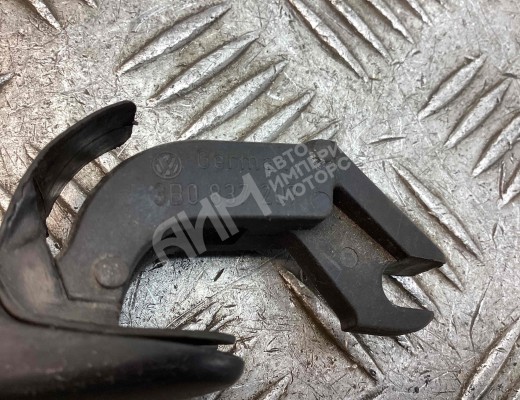 Ручка наружная передняя правая Volkswagen Passat B5 (3B) 1996-2000  Volkswagen Passat Passat B5 (3B) 1996-2000