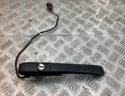 Ручка наружная передняя правая Volkswagen Passat B4 (3A) 1993-1997  Volkswagen Passat Passat B4 (3A) 1993-1997