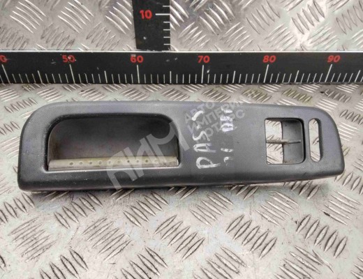 Ручка внутренняя передняя левая Volkswagen Passat B5+ (3B) 2000-2005 рестайлинг  Volkswagen Passat Passat B5+ (3B) 2000-2005 рестайлинг