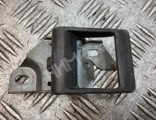 Ручка внутренняя передняя правая  Mitsubishi L200 II 1986-1996