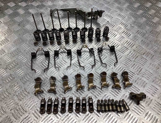 Головка блока цилиндров Citroen C4 Picasso (UD) 2006-2013  Citroen C4 Picasso C4 Picasso (UD) 2006-2013