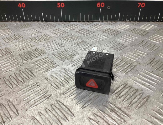 Кнопка аварийной сигнализации Volkswagen Golf IV (1J) 1997-2004  Volkswagen Golf Golf IV (1J) 1997-2004