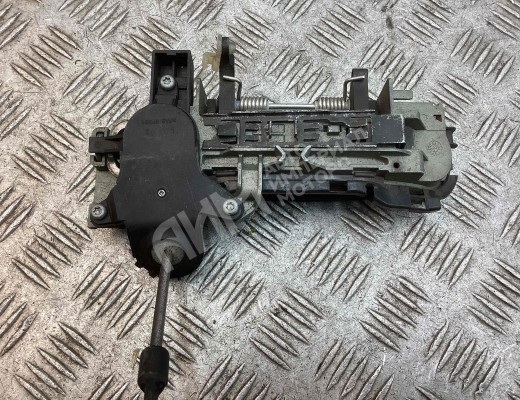 Ручка наружная передняя левая Audi A4 B7 (8EC, 8ED) 2004-2008  Audi A4 A4 B7 (8EC, 8ED) 2004-2008