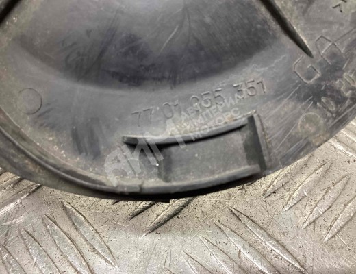 Крышка подкрылка сервисная Renault Megane II 2006-2009 рестайлинг  Renault Megane Megane II 2006-2009 рестайлинг