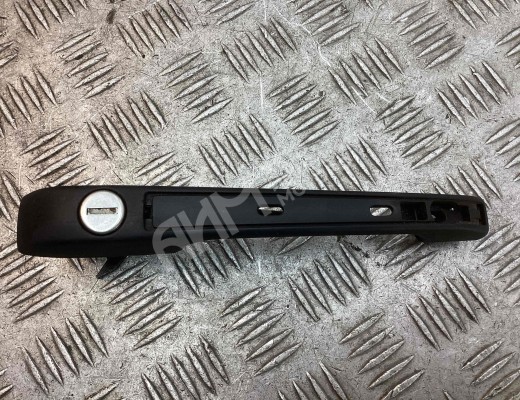 Ручка наружная передняя правая Volkswagen Golf II 1983-1992  Volkswagen Golf Golf II 1983-1992