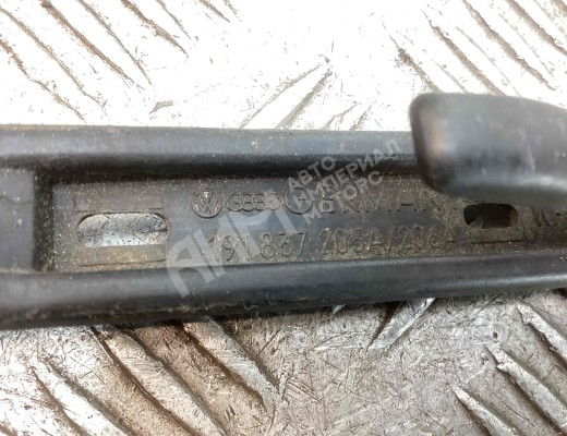 Ручка наружная передняя правая Volkswagen Golf II 1983-1992  Volkswagen Golf Golf II 1983-1992