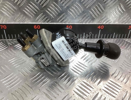 Кран ручного тормоза MAN TGA 2000-2008  MAN TGA TGA 2000-2008