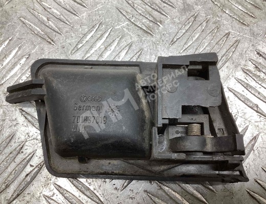 Ручка внутренняя передняя левая Volkswagen Transporter T4 (7D) 1990-1997  Volkswagen Transporter Transporter T4 (7D) 1990-1997