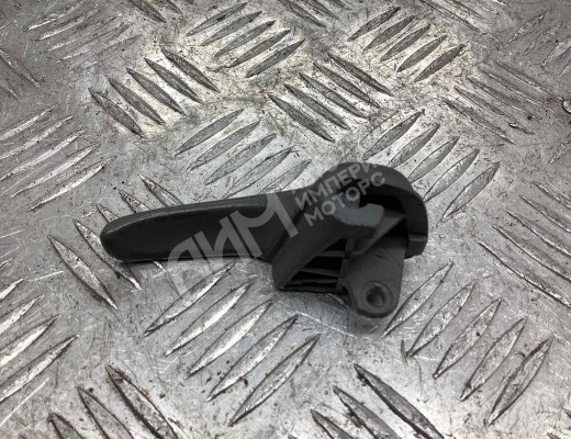 Ручка внутренняя передняя левая Volkswagen Passat B4 (3A) 1993-1997  Volkswagen Passat Passat B4 (3A) 1993-1997