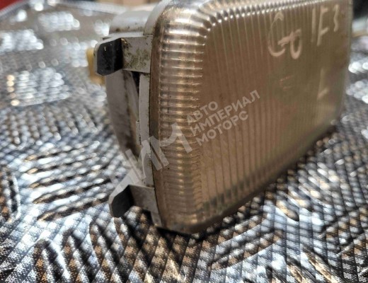 Повторитель передний левый Volkswagen Golf III (1H) 1991-1997  Volkswagen Golf Golf III (1H) 1991-1997