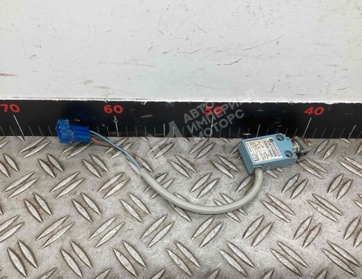 Выключатель концевой (концевик) Scania 4-series 1995-2004  Scania 4-series 4-series 1995-2004