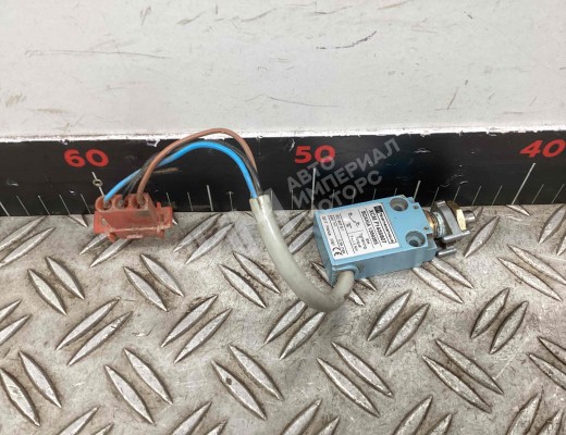 Выключатель концевой (концевик) Scania 4-series 1995-2004  Scania 4-series 4-series 1995-2004