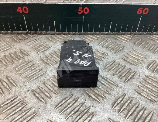 Кнопка подогрева заднего стекла Volkswagen Passat B4 (3A) 1993-1997  Volkswagen Passat Passat B4 (3A) 1993-1997