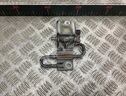 Петля двери передней левой Volkswagen Touran I (1T) 2003-2006  Volkswagen Touran Touran I (1T) 2003-2006