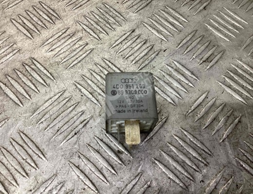 Реле бензонасоса Audi A8 D2 (4D) 1994-2002  Audi A8 A8 D2 (4D) 1994-2002