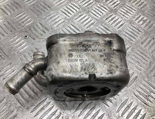 Теплообменник масляного фильтра Volkswagen Passat B5 (3B) 1996-2000  Volkswagen Passat Passat B5 (3B) 1996-2000