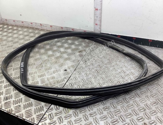 Уплотнитель двери передней левой Iveco Eurocargo III 2008-2015  Iveco Eurocargo Eurocargo III 2008-2015