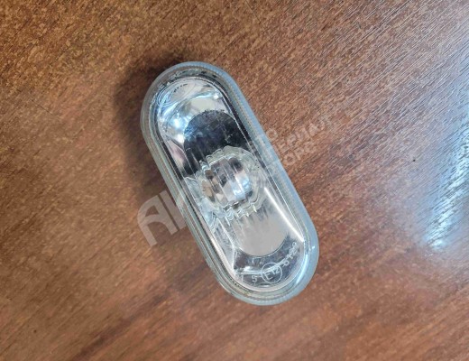 Поворотник правый Volkswagen Golf IV (1J) 1997-2004  Volkswagen Golf Golf IV (1J) 1997-2004