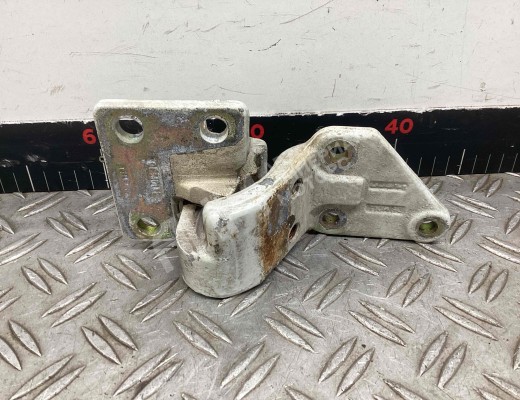 Петля двери передней левой Iveco Eurocargo III 2008-2015  Iveco Eurocargo Eurocargo III 2008-2015