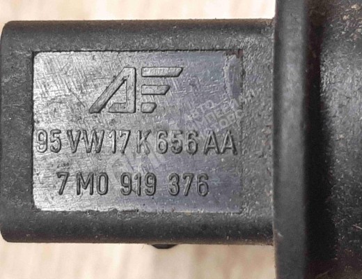 Датчик уровня омывающей жидкости Volkswagen Passat B5 (3B) 1996-2000  Volkswagen Passat Passat B5 (3B) 1996-2000