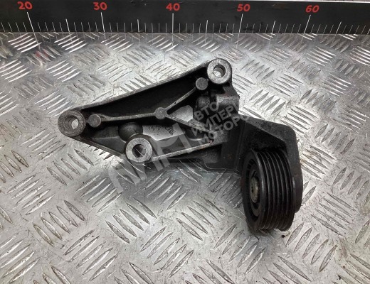 Кронштейн генератора Ford Mondeo III 2003-2007 рестайлинг  Ford Mondeo Mondeo III 2003-2007 рестайлинг