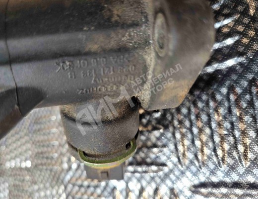 Фланец (тройник) системы охлаждения Volkswagen Passat B4 (3A) 1993-1997  Volkswagen Passat Passat B4 (3A) 1993-1997